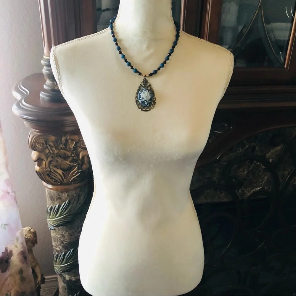 Handcrafted rose cameo filigree genuine dragon vein agate stone necklace